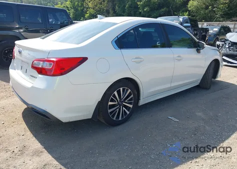 2018 Subaru Legacy 2.5I Premium z USA, uszkodzony, nr VIN 4S3BNAD60J3016276